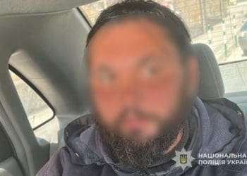 На Тернопільщині переселенець, прихильник московського патріархату, пошкодив постери Героям Небесної Сотні
