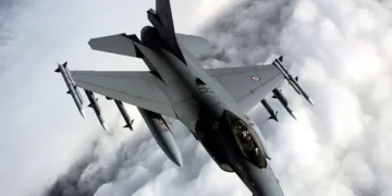 Польща підняла винищувачі у відповідь на масований ракетний обстріл України росією