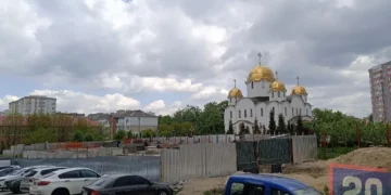 Таємничі будівельні роботи проводять біля церкви у Тернополі