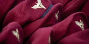 Маруновий берет — це не просто частина форми. Це символ