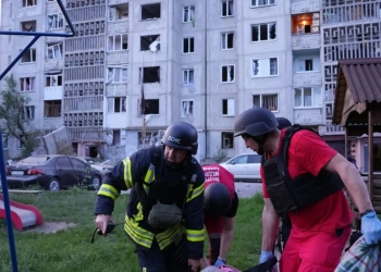 Нічна атака РФ на Україну: 15 постраждалих у Луцьку, 10 у Тернополі, загиблі в Києві та пошкодження по всій країні