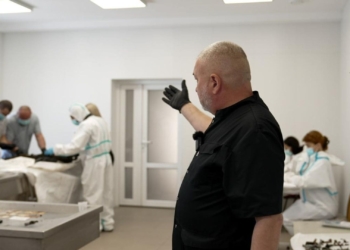 Як у Тернополі ідентифікують тіла загиблих українських військових, які передала Росія