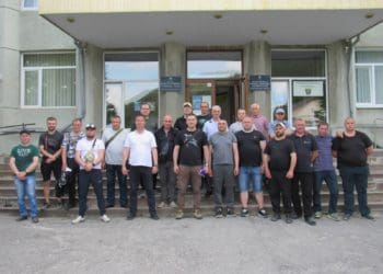 Група жителів Кременеччини вирушили на схід України для посилення обороноздатності