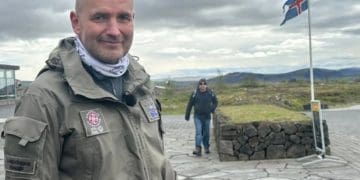 Колишній президент Ісландії тепер миє туалети в національному парку