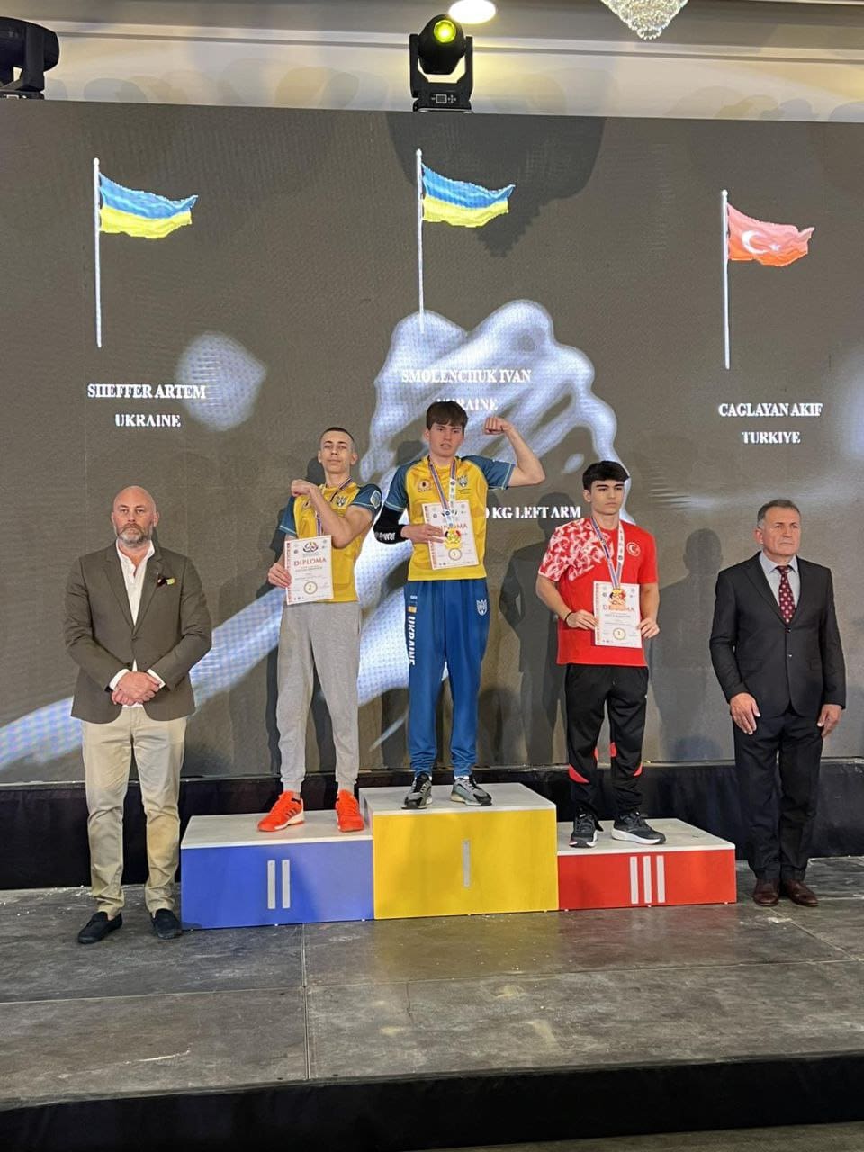 Армрестлери з Тернопільщини привезли медалі з Чемпіонату Європи в Румунії
