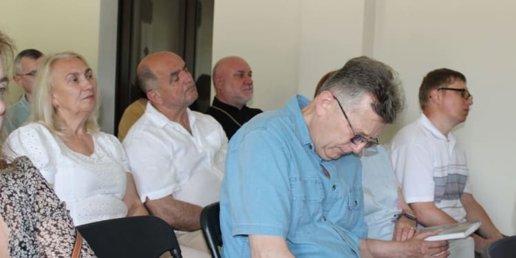У краєзнавчому музеї презентували книгу-дослідження отця Віталія Козака про давню історію парафії Тернополя