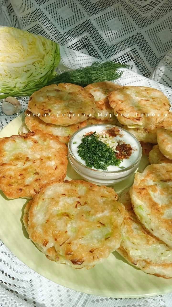 Пісні оладки з молодої капусти