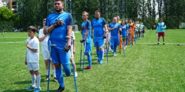 товариський матч з ампфутболу