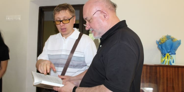 У краєзнавчому музеї презентували книгу-дослідження отця Віталія Козака про давню історію парафії Тернополя