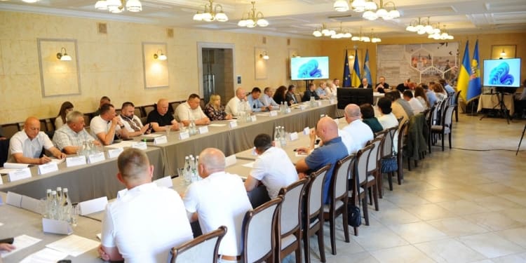 У Чорткові провели круглий стіл про розвиток місцевого самоврядування