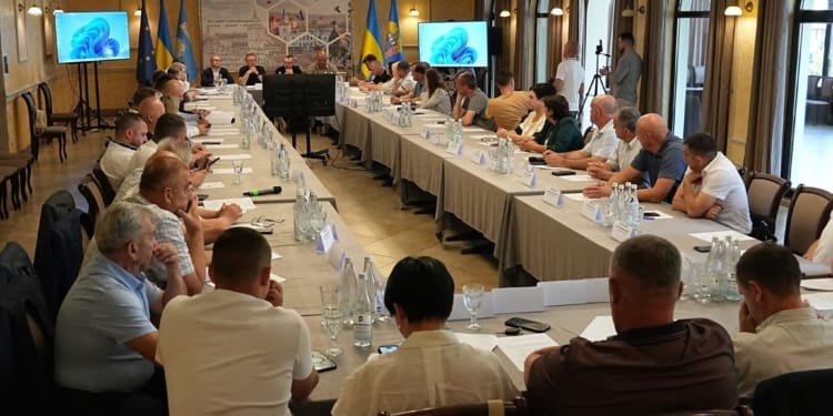 У Чорткові провели круглий стіл про розвиток місцевого самоврядування