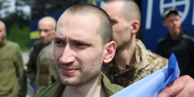 В Україну повернулися військові, які були в полоні з 2022 року
