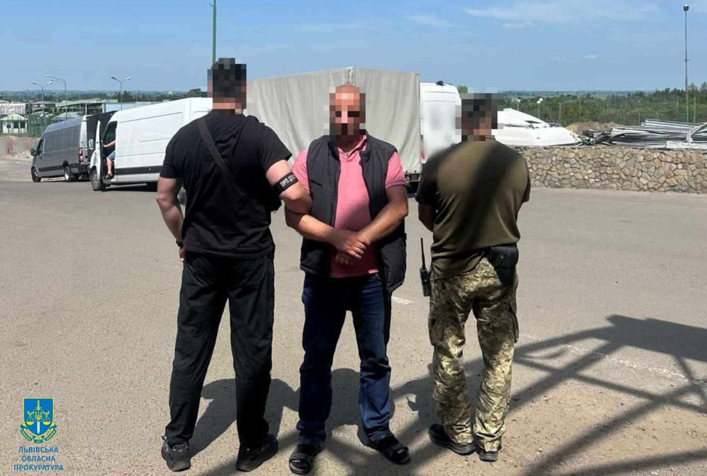 Тернополянин організував схему незаконного перетину кордону за $18 500: його спіймали у Львові
