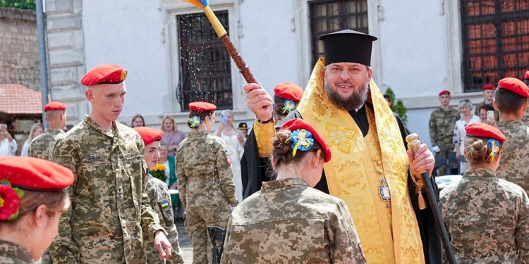 78 випускників Тернопільського військового коледжу отримали дипломи у Збаразькому замку