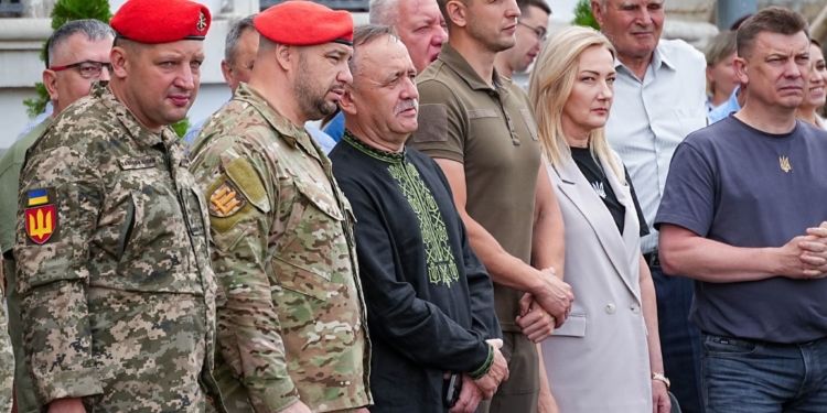 78 випускників Тернопільського військового коледжу отримали дипломи у Збаразькому замку