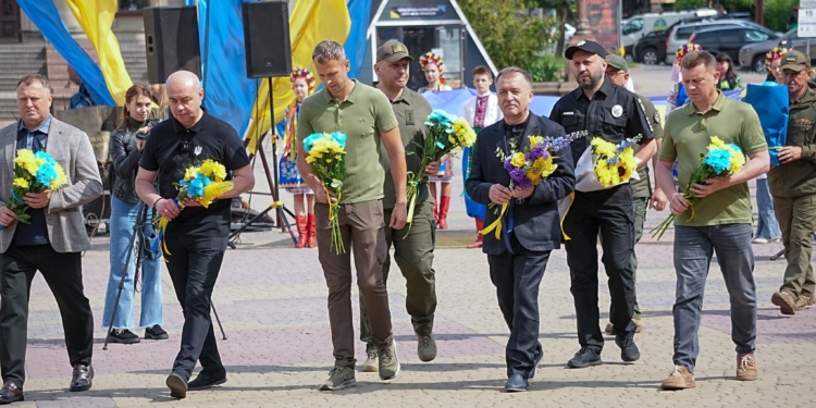 У Тернополі відзначили 29-ту річницю Конституції України: єдність, вдячність, нагороди