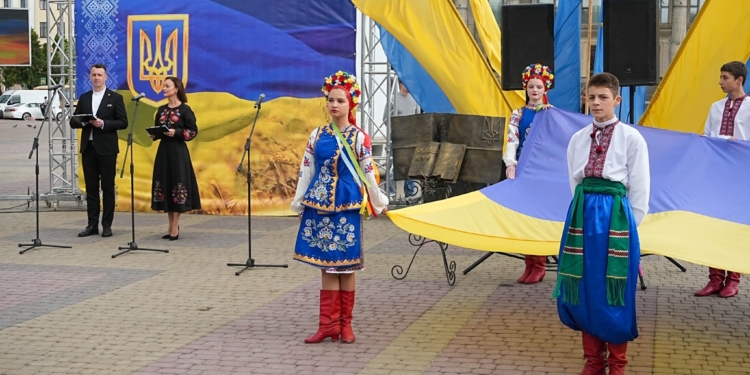 У Тернополі відзначили 29-ту річницю Конституції України: єдність, вдячність, нагороди