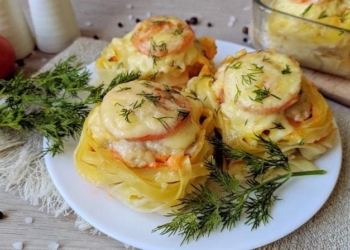 «гнізда» з макаронів з фаршем