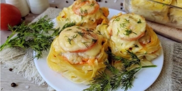 «гнізда» з макаронів з фаршем