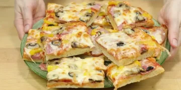 Піца на пухкому тісті