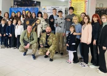 Тернопільська школа №16 передала п’ять дронів для 3-ї штурмової бригади