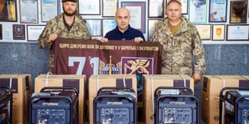 Тернопіль передав 20 генераторів бійцям 71-ої єгерської бригади ДШВ