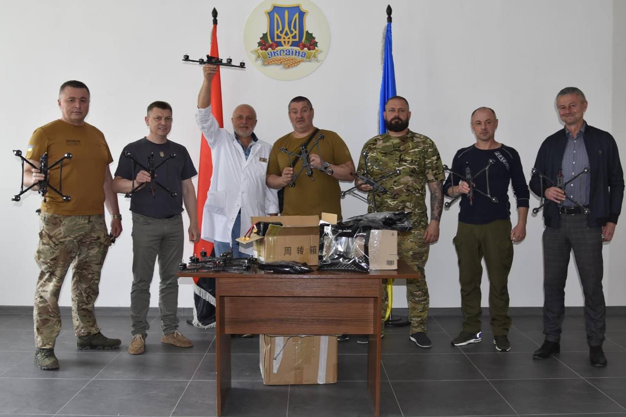 Тернопільщина передала 3-й штурмовій бригаді дрони та прилад нічного бачення