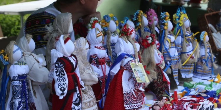 У Бережанах відбувся перший фестиваль ляльки-мотанки