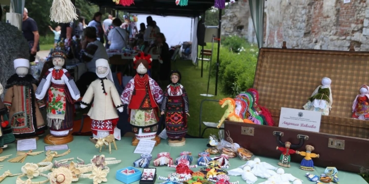 У Бережанах відбувся перший фестиваль ляльки-мотанки