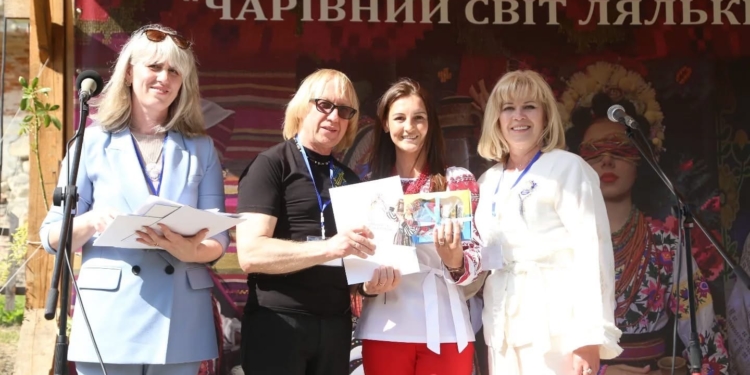 У Бережанах відбувся перший фестиваль ляльки-мотанки