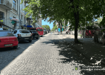 велосипедист збив жінку