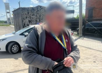 На Тернопільщині чоловік в розшуку намагався підкупити поліцейських