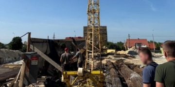 У житловому мікрорайоні Кременця впала стріла баштового крана