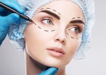 Три причини звернутися до пластичного хірурга