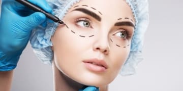Три причини звернутися до пластичного хірурга