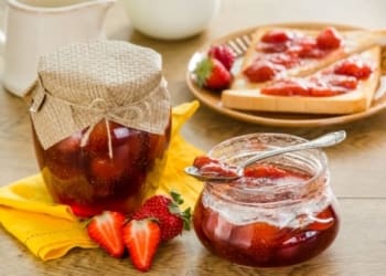 Полуничне варення та джеми: перевірені сезонні рецепти для зимового затишку