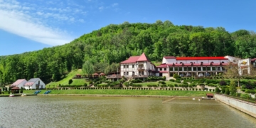 Туристично-відпочинковий комплекс «Мішин-Сіті» дарує Вам комфортний та яскравий відпочинок!