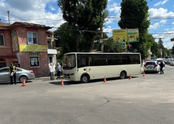 У Тернополі водій маршрутки збив пішохода