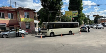 У Тернополі водій маршрутки збив пішохода