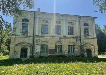 Тернопільщина туристична: Раївський палац – зразок архітектури доби класицизму
