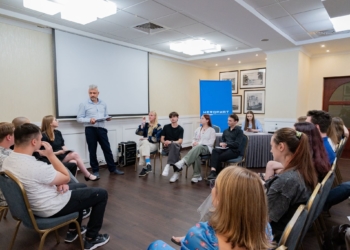 Тернопільська команда «Неформат» взяла участь у дебатному турнірі в Києві