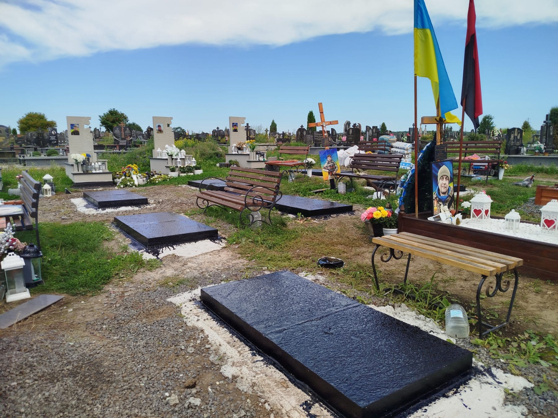 У Бережанській громаді встановлюють пам’ятники загиблим воїнам