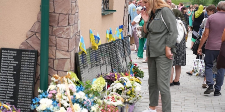 Всеукраїнська проща у Лішні на Кременеччині зібрала родини загиблих Героїв