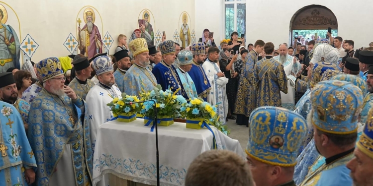 Всеукраїнська проща у Лішні на Кременеччині зібрала родини загиблих Героїв