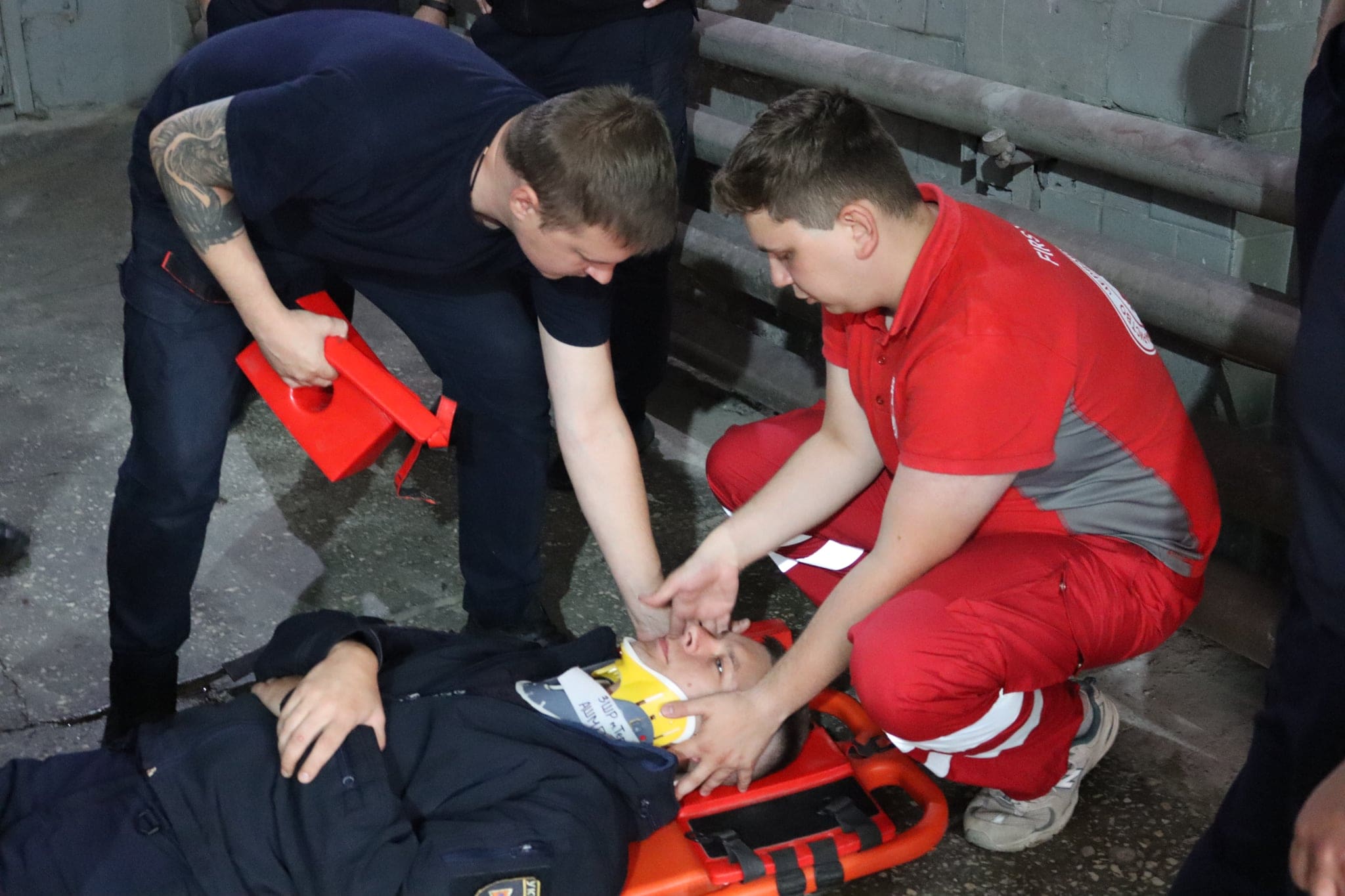 У Тернополі фахівці Червоного Хреста навчають рятувальників першій допомозі