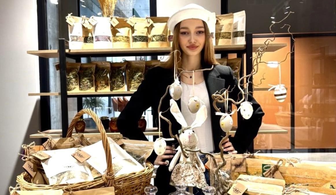 Юна тернополянка Адріана Петрокушина перетворює любов до чаю на успішну справу