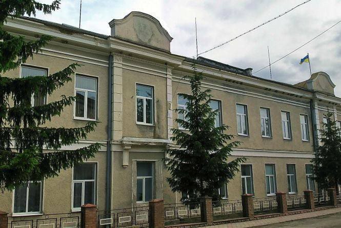 Скандал у Гусятинському коледжі: порнографія, ухилянти і мільйони, – ЗМІ