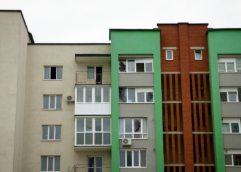 У Тернополі квартири постраждали від ворожих атак, отримають грошову допомогу від міської ради