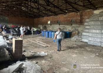 В Бережанах під носом у влади працював цілий цех з виготовлення фальсифікованого алкоголю