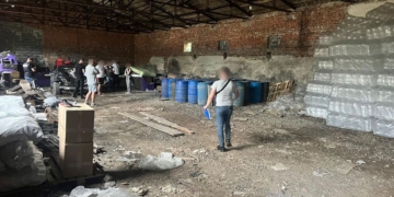 В Бережанах під носом у влади працював цілий цех з виготовлення фальсифікованого алкоголю